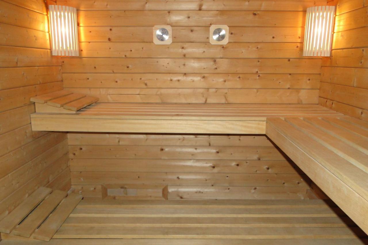 Gîte 829 Montagnes du Jura avec Spa et Sauna classé 3 étoiles Foncine-le-Haut Esterno foto
