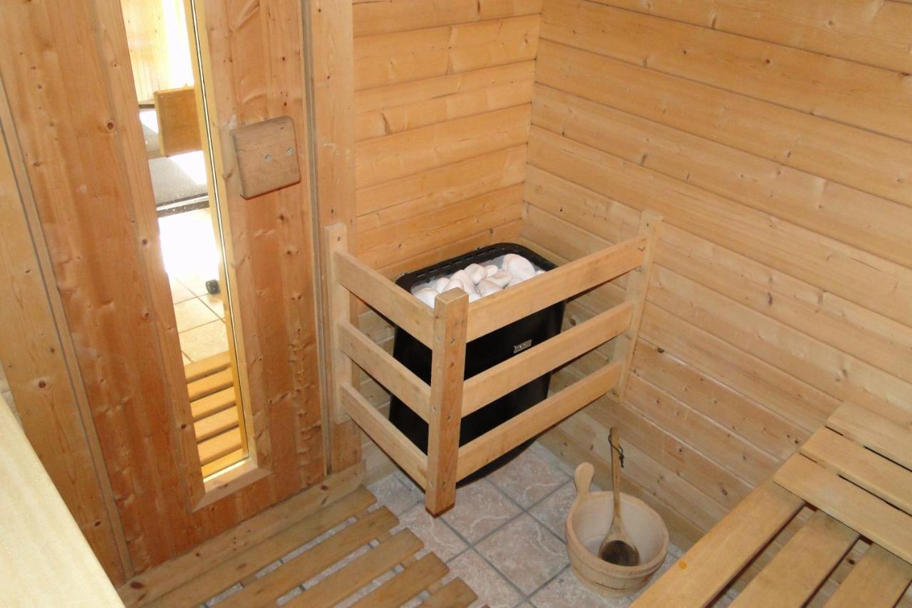 Gîte 829 Montagnes du Jura avec Spa et Sauna classé 3 étoiles Foncine-le-Haut Esterno foto